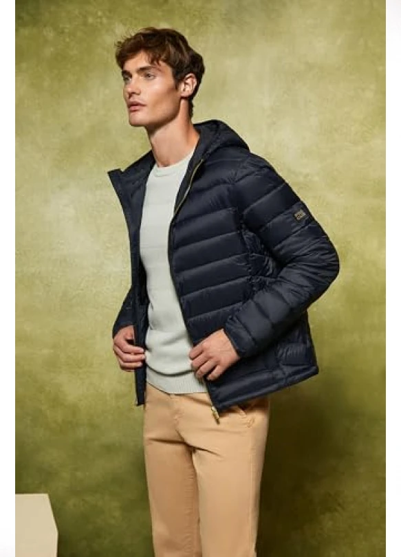 3_Chaqueta ultraligera y reciclada Polo Club con capucha