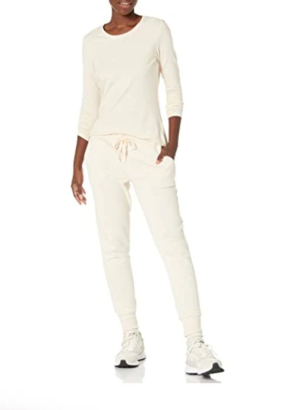4_Pantalón de chándal en felpa Amazon Essentials para mujer