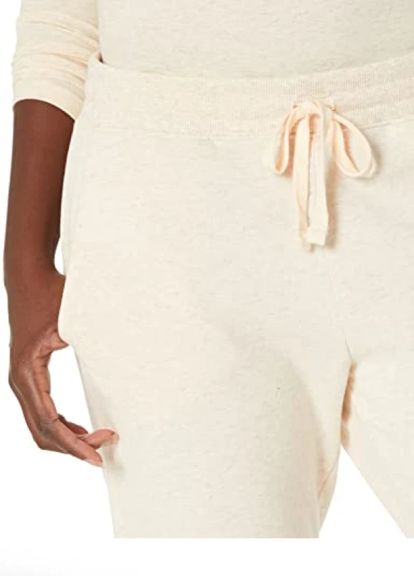3_Pantalón de chándal en felpa Amazon Essentials para mujer