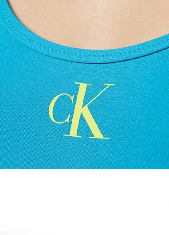 1_Calvin Klein para mujer con espalda redonda