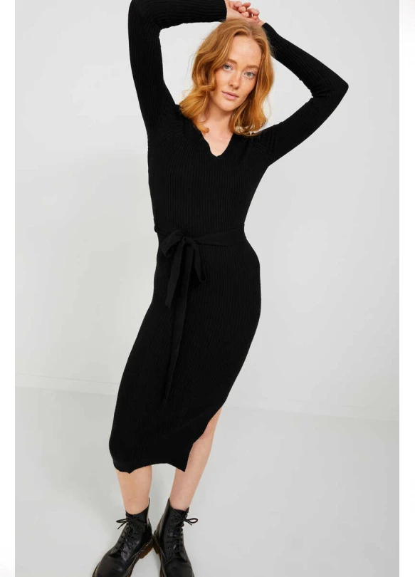 2_Vestido midi de punto