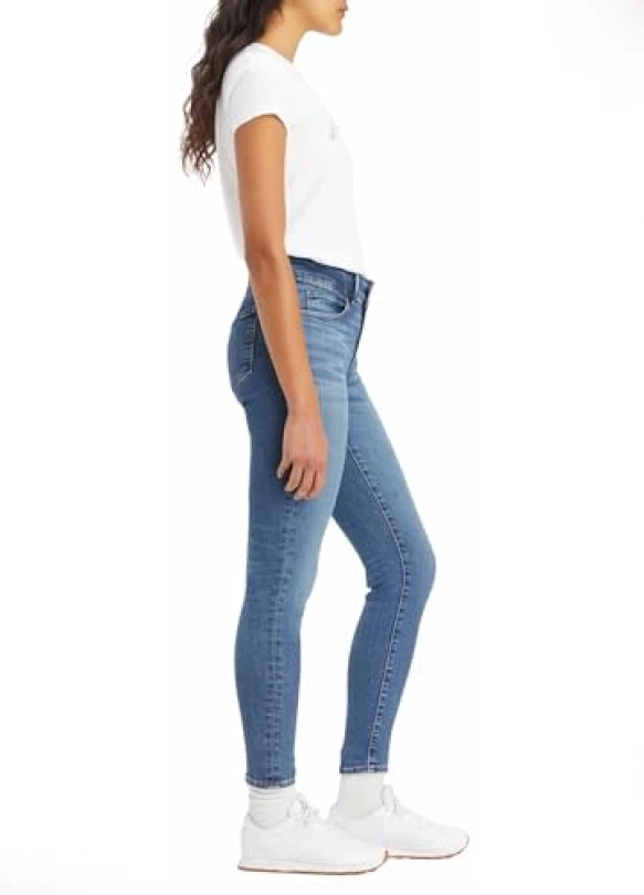 4_Vaqueros doble botón Levi's 711 para mujer