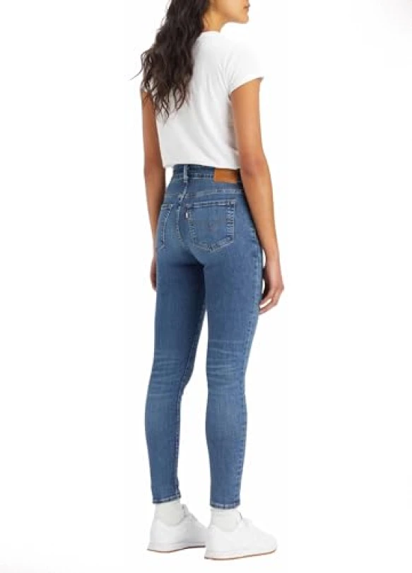 2_Vaqueros doble botón Levi's 711 para mujer