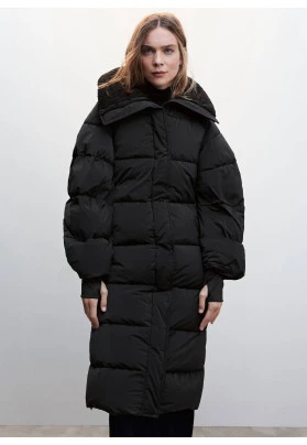 Oferta de Anorak Acolchado con Cuello de Borreguito