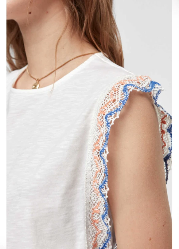 1_Camiseta detalle crochet