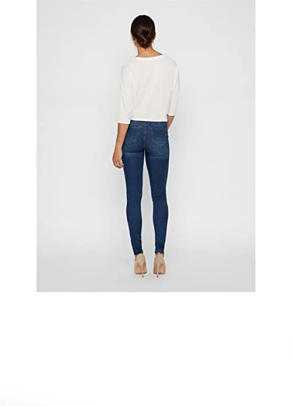 3_¡Chollo! Vaqueros Noisy May Skinny para mujer