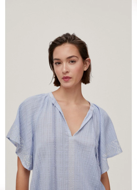 main_image_Blusa fluida bordados