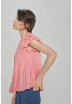 Blusa jaretas y bordados