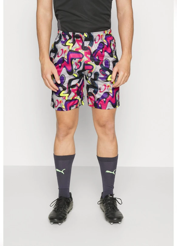main_image_Neymar Creativity - Pantalones de Montaña Cortos en Color Harbor Mist/Fluo Yellow - Disponibles a 27.48€