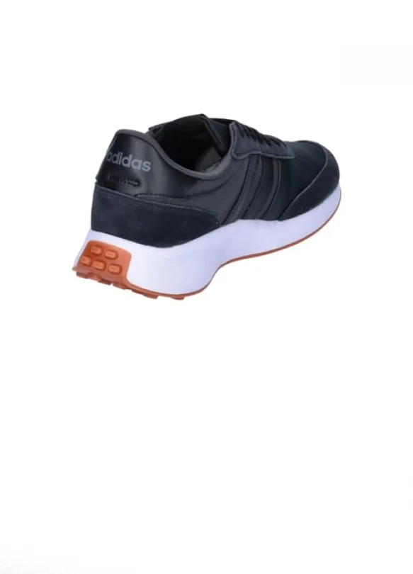 5_Super ofertas en zapatos y ropa de diferentes estilos.